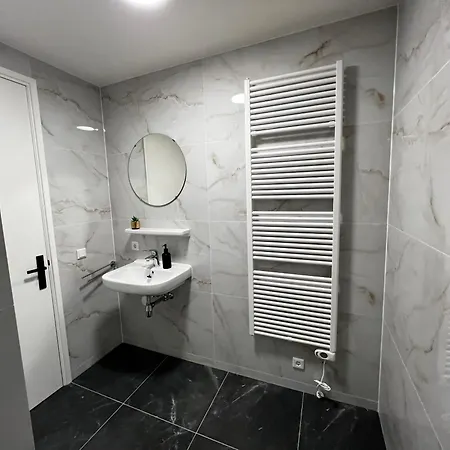 Apartmán Freshly Built Spacious W Quick Wifi & Full K